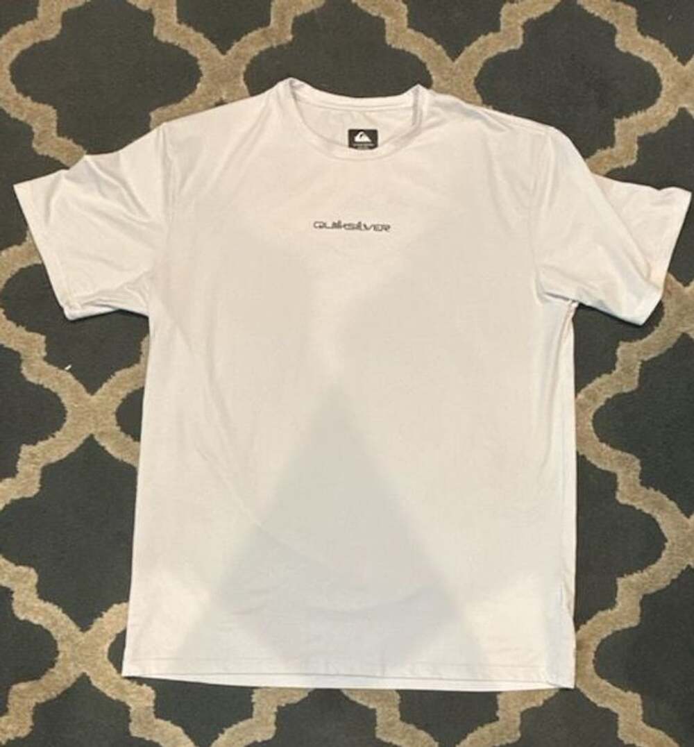 Quiksilver White Short Sleeve Surf T-Shirt with Back Graphic Logo Size XL